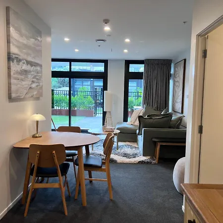 3 Bedroom Apartment In Newmarket